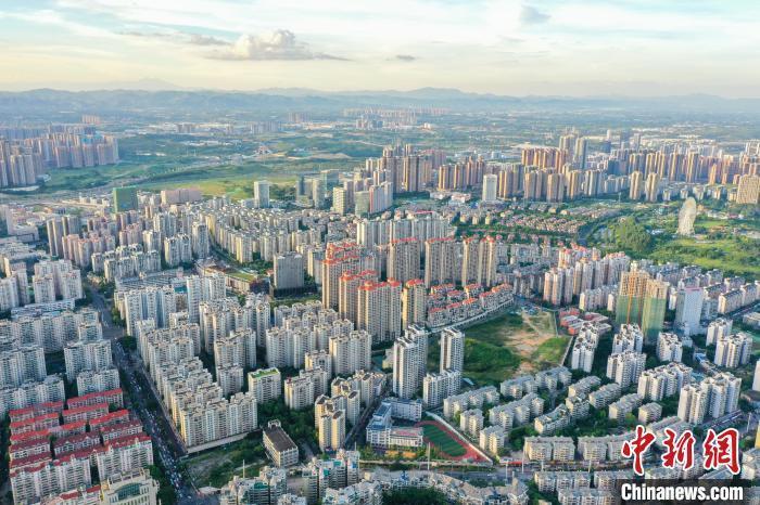 資料圖：航拍樓盤林立。 陳冠言 攝