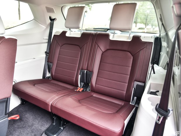 上汽大眾 途昂 2017款 530 V6 四驅(qū)至尊旗艦版 上汽大眾 途昂 2017款 530 V6 四驅(qū)至尊旗艦版