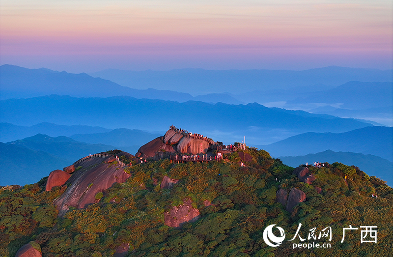 貓兒山日出。人民網(wǎng) 雷琦竣攝